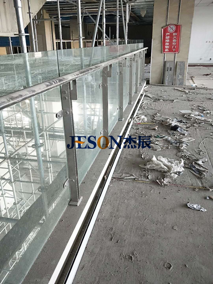 杰辰立柱 杰辰立柱