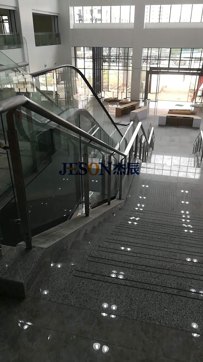 杰辰立柱 杰辰立柱