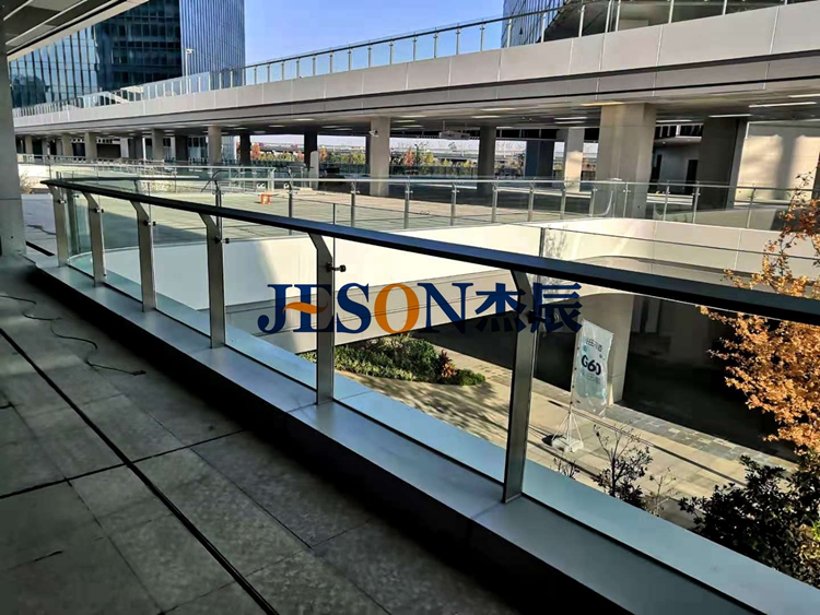 杰辰立柱 杰辰立柱